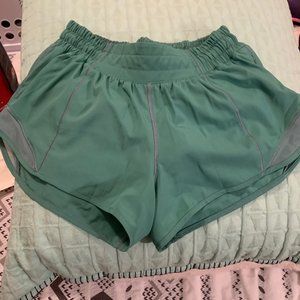Lululemon Hotty Hot Short II 2.5" - Tidewater Teal